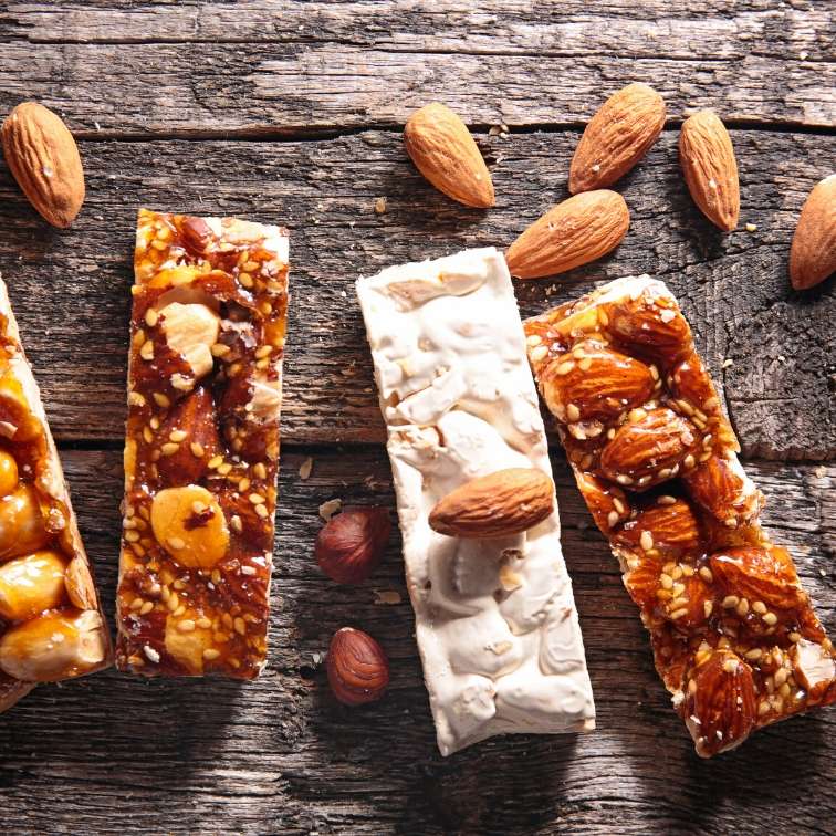 10 Stay-In-The-Bag Snacks For A Healthy Athletes Diet